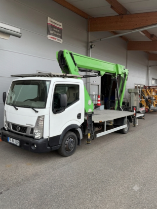 LKW-Bühne von vorne